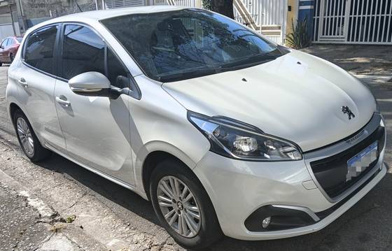 PEUGEOT 208 1.2 ACTIVE PACK 12V FLEX 4P MANUAL PEUGEOT 208 1.2 ACTIVE PACK 12V FLEX 4P MANUAL